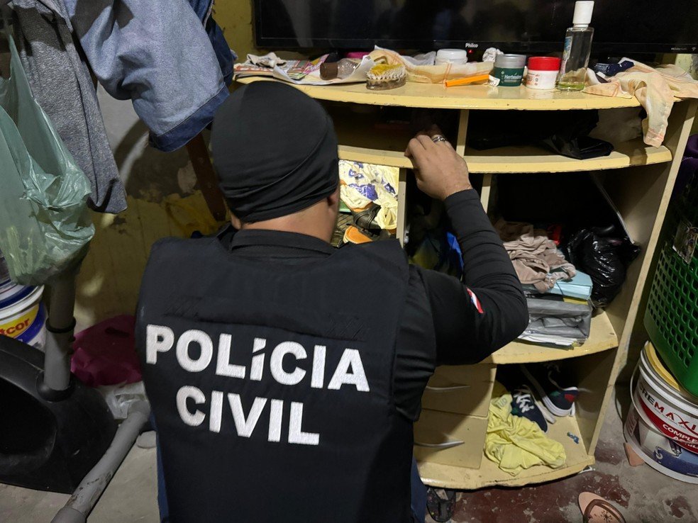 Três homens são detidos em operação contra suspeitos de promoverem ataques no subúrbio de Salvador — Foto: Tony Silva / Polícia Civil