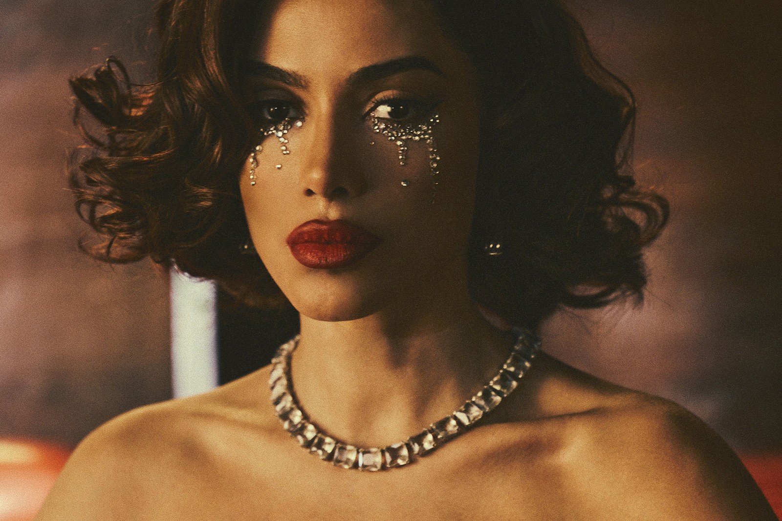 Anitta atinge raro ponto de coesão na narrativa espiritual de 'Equilibrium II', álbum que saúda os tambores do Brasil
