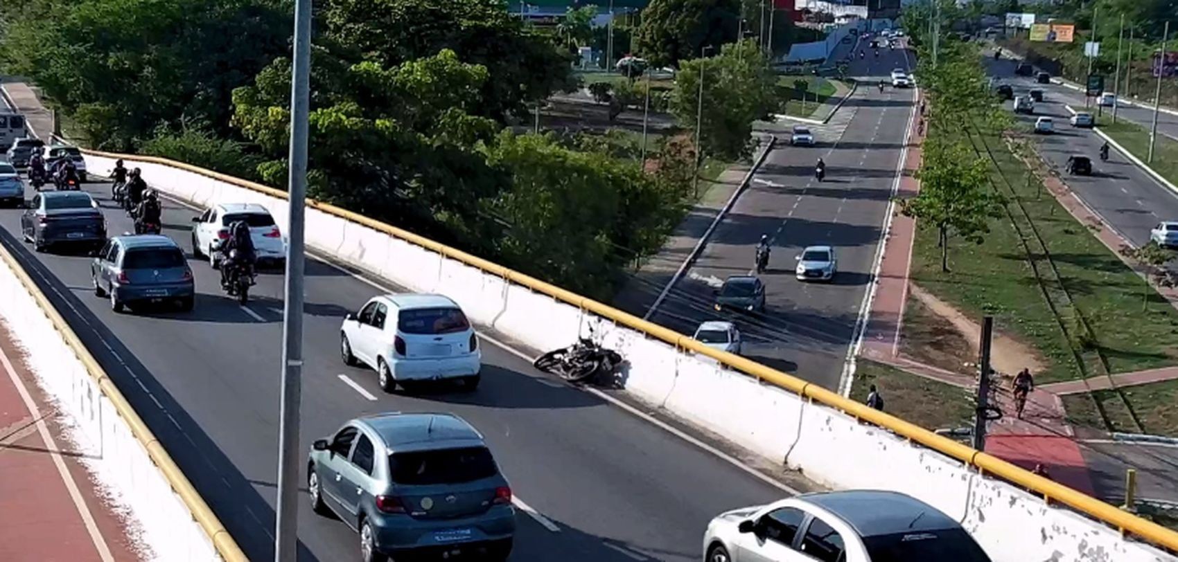 Motociclista morre após sofrer acidente e cair de viaduto em Aracaju