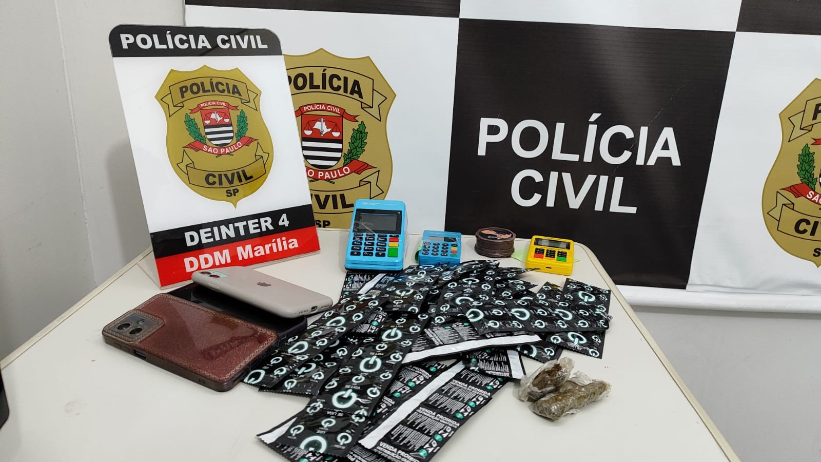 Operação da Polícia Civil fecha duas casas de prostituição em Marília