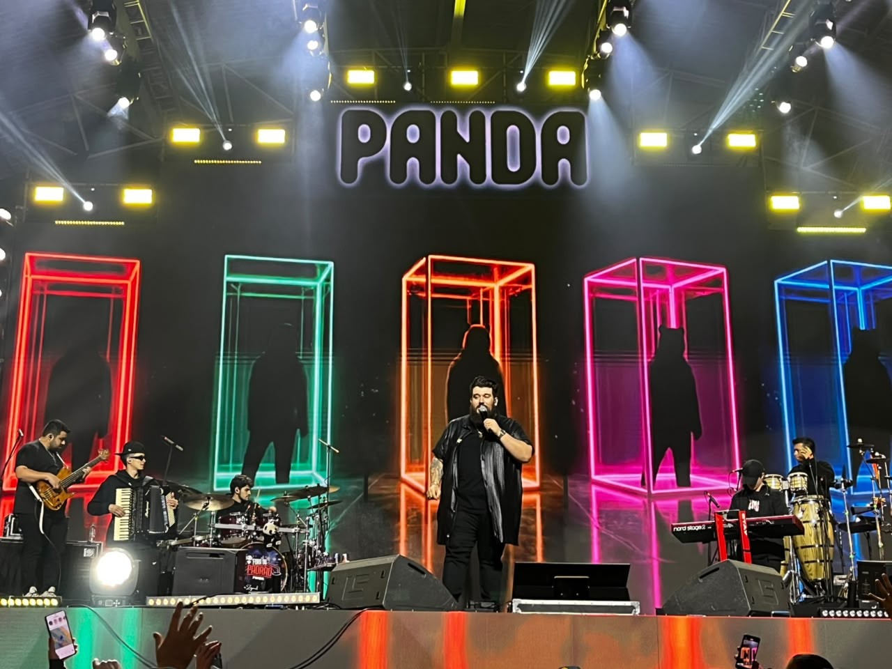 Com muito carisma, Kamisa 10 e Panda embalam multidão na Festa Junina de Votorantim