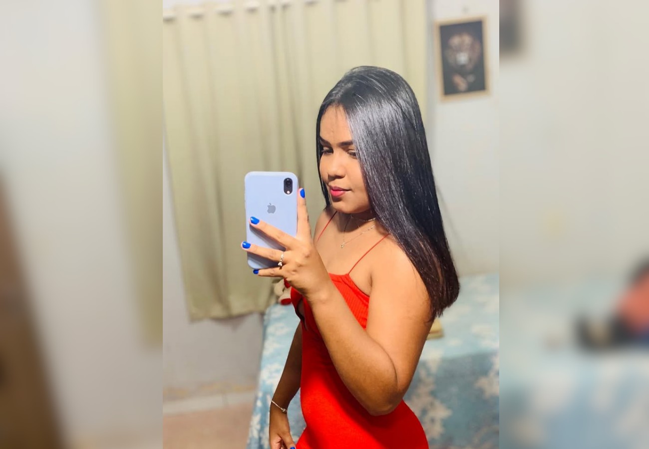 Jovem morre e passageira fica ferida após moto bater em barreira de proteção de rodovia