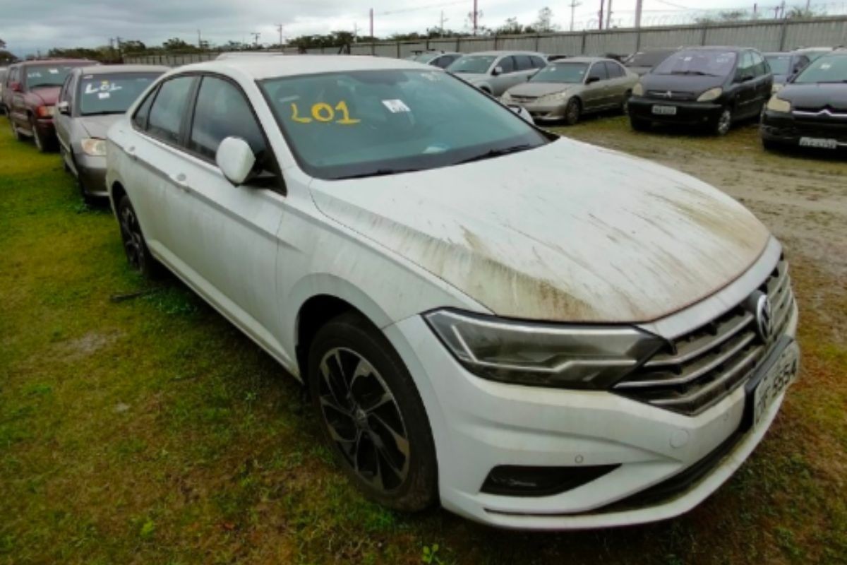 CET-Santos faz leilão online com carro por R$ 1 mil e Jetta por R$ 28 mil; confira as opções