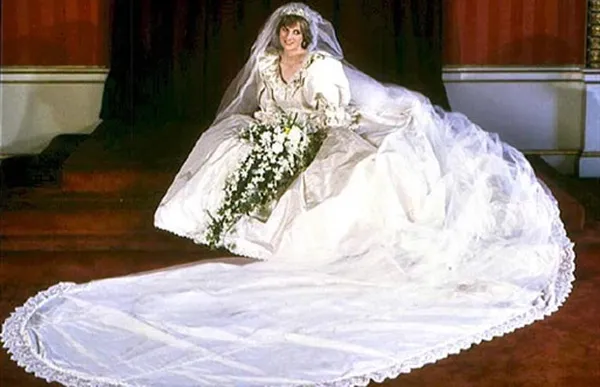 Vestido de noiva igual ao da Meghan Markle por R$ 1500? Sim, ele existe!