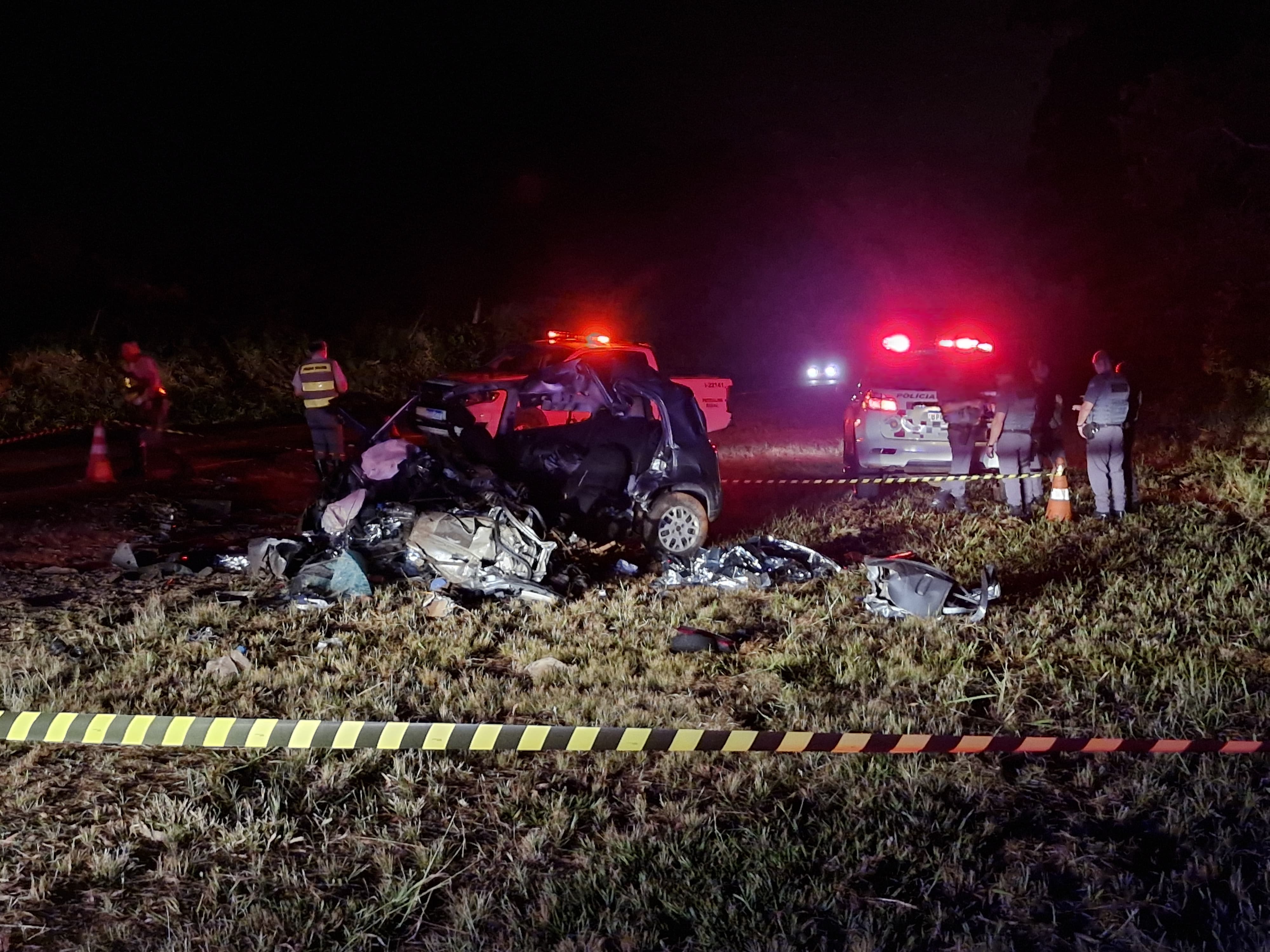 Caminhão e carro batem em rodovia entre São Miguel Arcanjo e Pilar do Sul