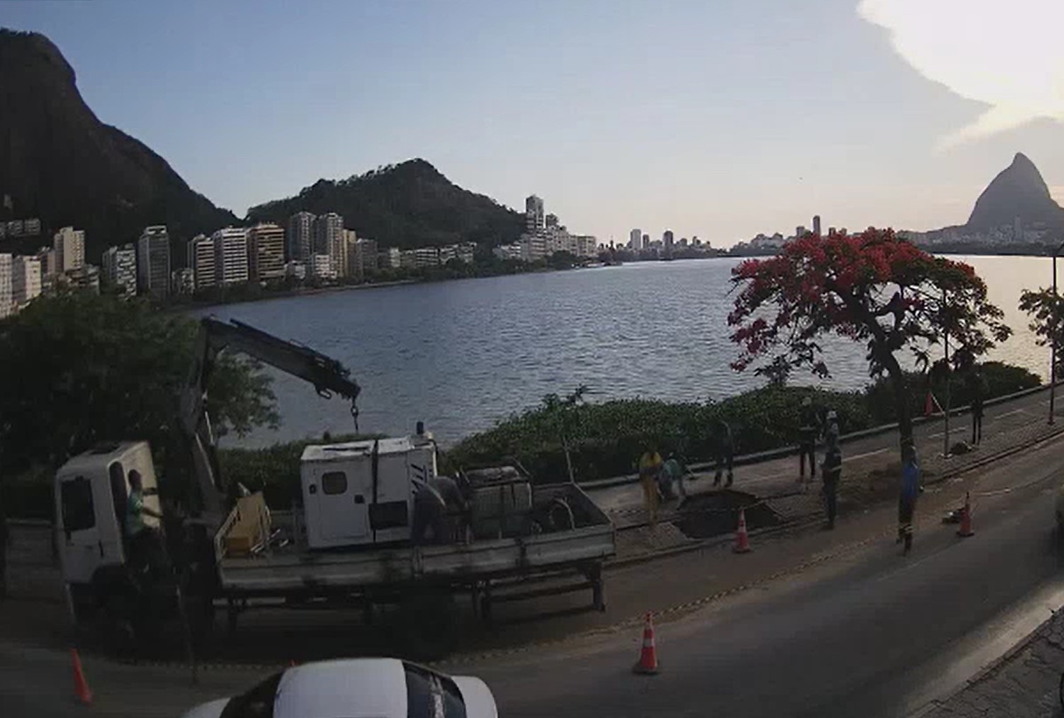 Adutora rompe na Lagoa, Zona Sul do Rio
