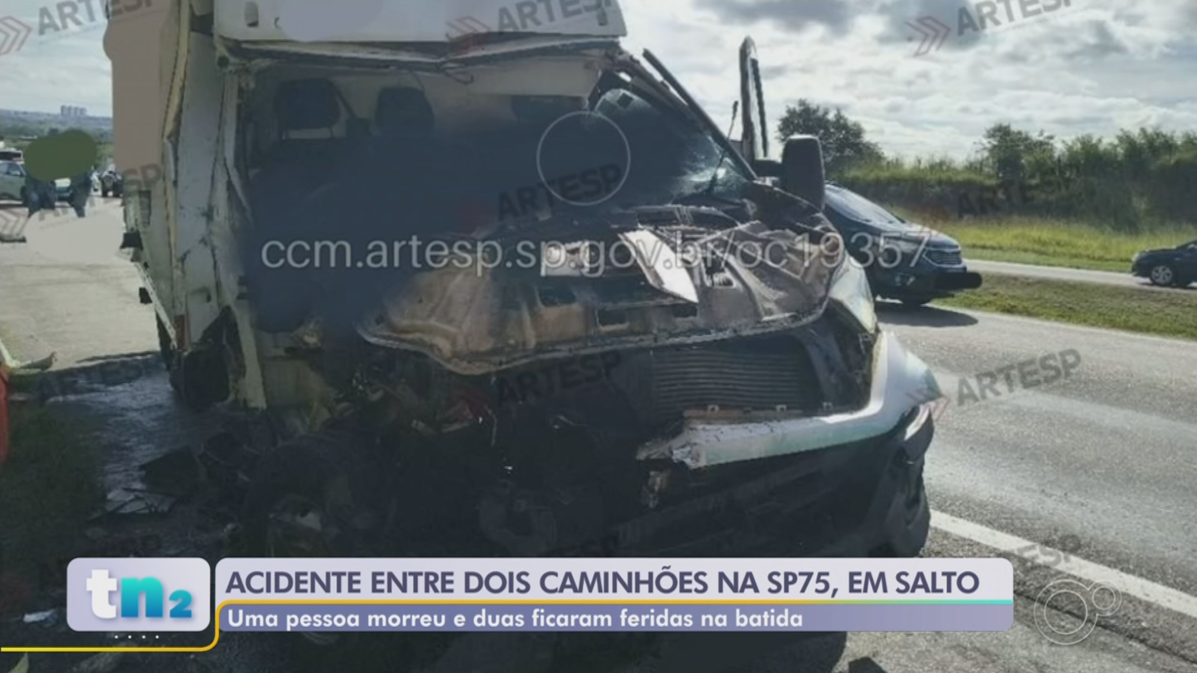 Batida entre caminhões deixa um morto e dois feridos em rodovia do interior de SP 