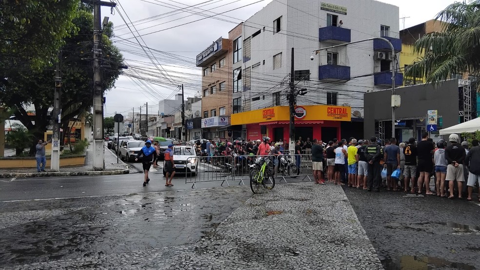 Incidente em corrida aconteceu na cidade de Guarabira, no Brejo paraibano � Foto: Volney Andrade/TV Cabo Branco