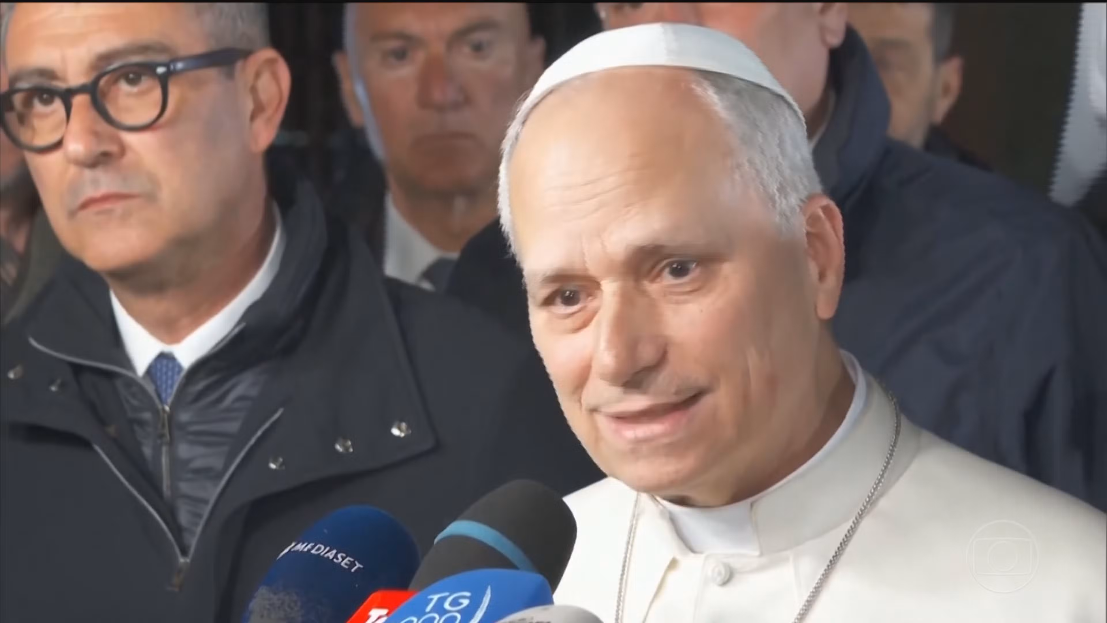 Papa Leão XIV chama ameaça de Donald Trump de inaceitável e faz apelo por paz