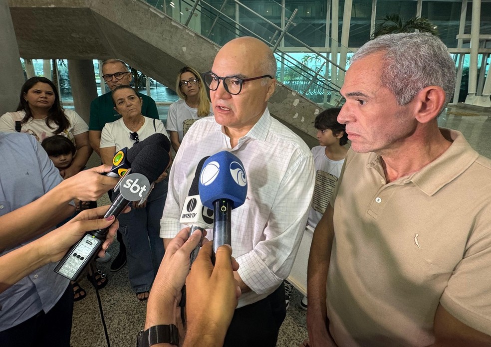 Secretário de Natal, Vagner Araújo desembarcou em Natal nesta quarta (18) — Foto: Sérgio Henrique Santos/Inter TV Cabugi