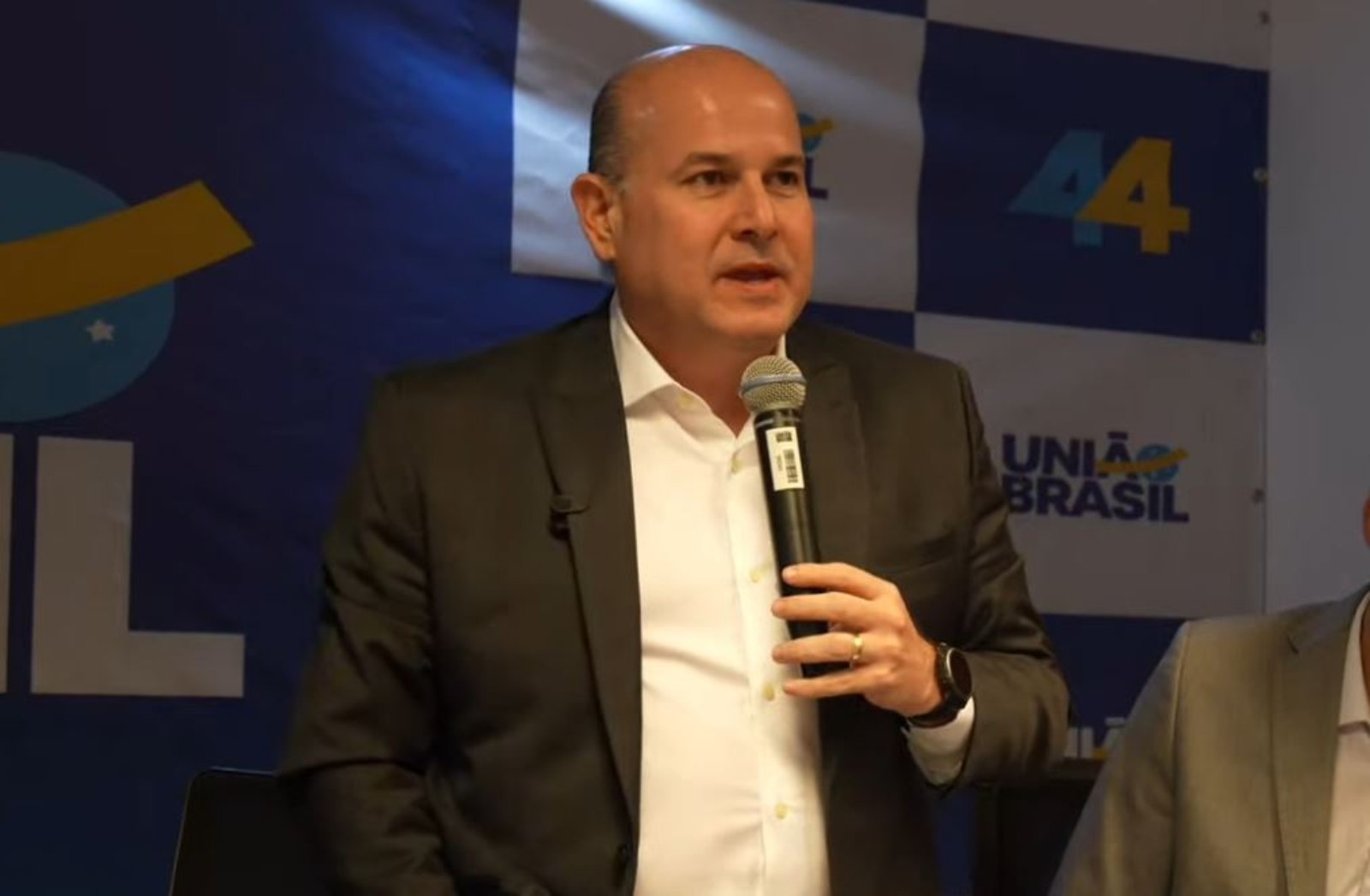 Roberto Cláudio se filia ao União Brasil ao lado de lideranças cearenses da oposição 