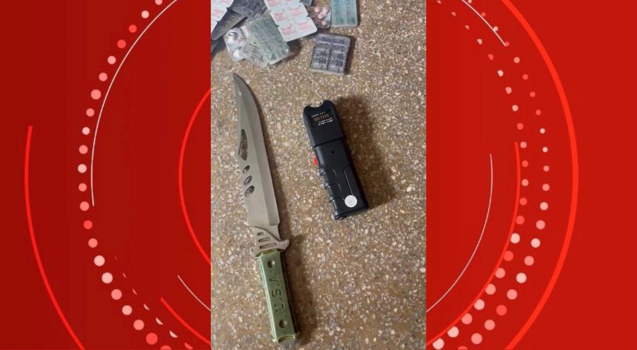 Polícia apreende arma de choque e facão em casa ligada a donos de clínica de reabilitação suspeitos de tortura em AL 