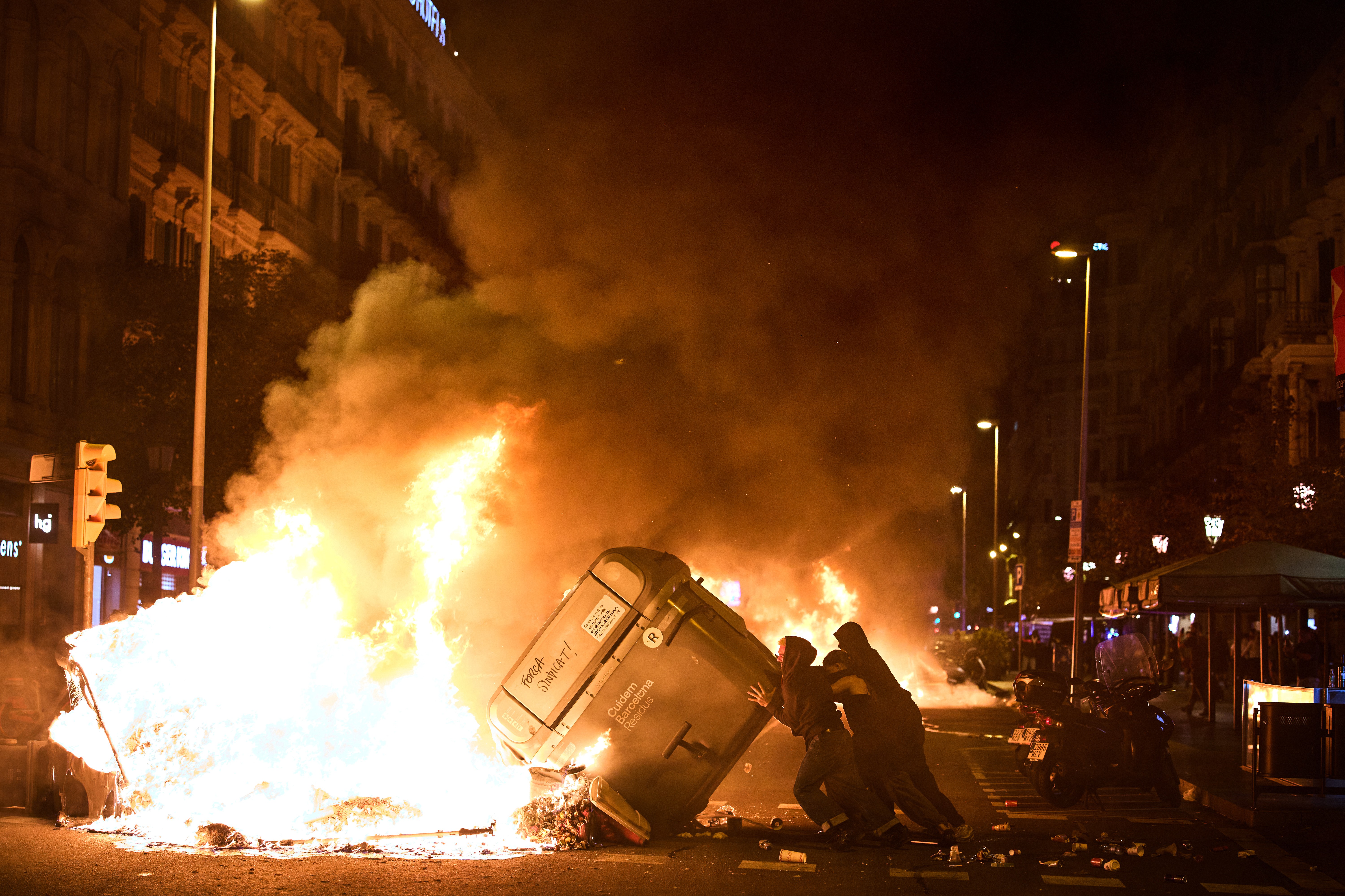 Espanha aprova 21 medidas urgentes para enfrentar crise habitacional após protestos