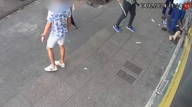 Suspeito de abusar de mulher em salão de estética em Maringá é agredido por testemunhas até ser preso pela polícia