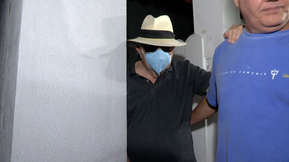 Médico suspeito de estuprar crianças, Fernando Paredes Cunha Lima, presta depoimento à polícia nesta sexta-feira (9) — Foto: Reprodução/TV Cabo Branco