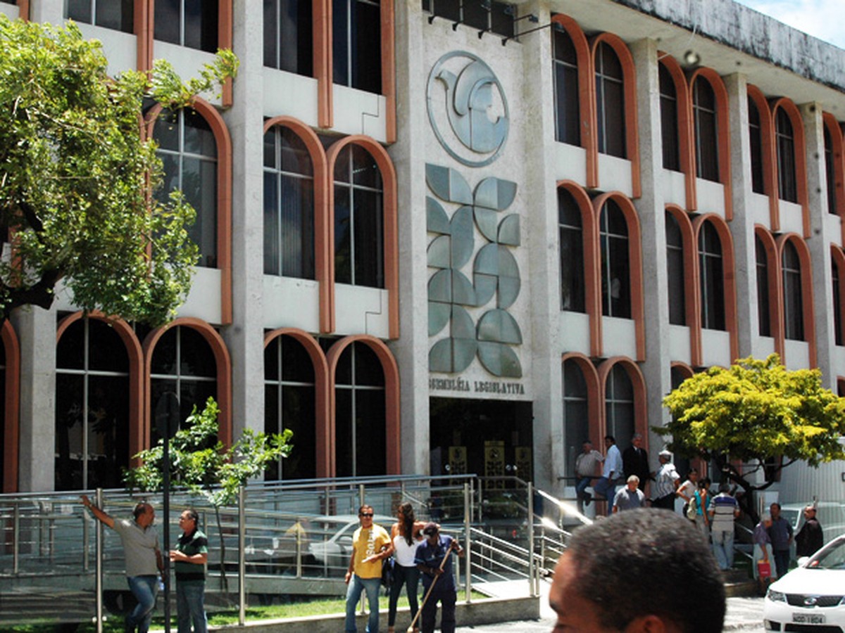 Presidente da ALPB anuncia recesso de 15 dias para reforma de ...