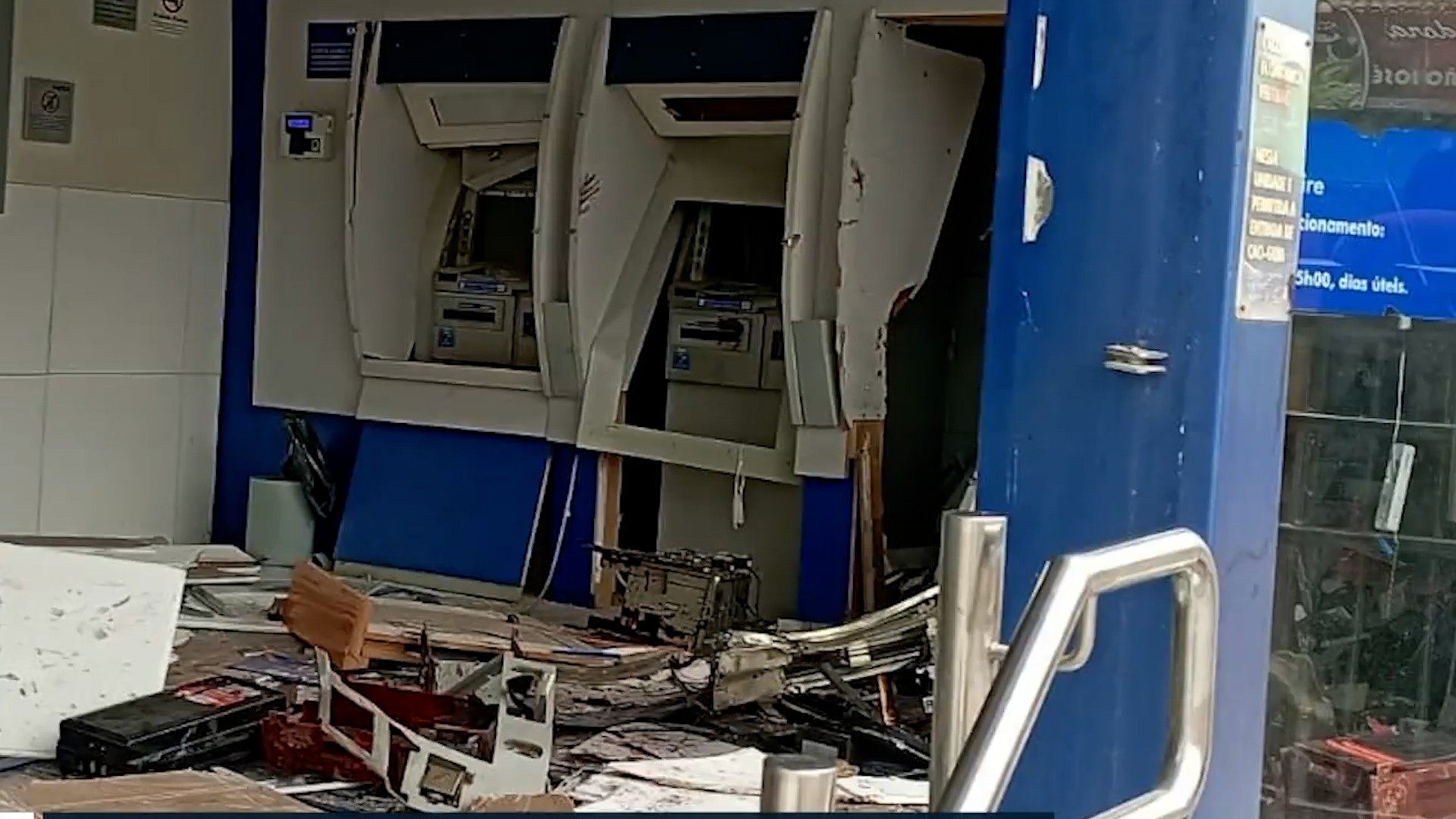 VÍDEO: Criminosos explodem caixas eletrônicos e roubam agência da Caixa no interior do MA