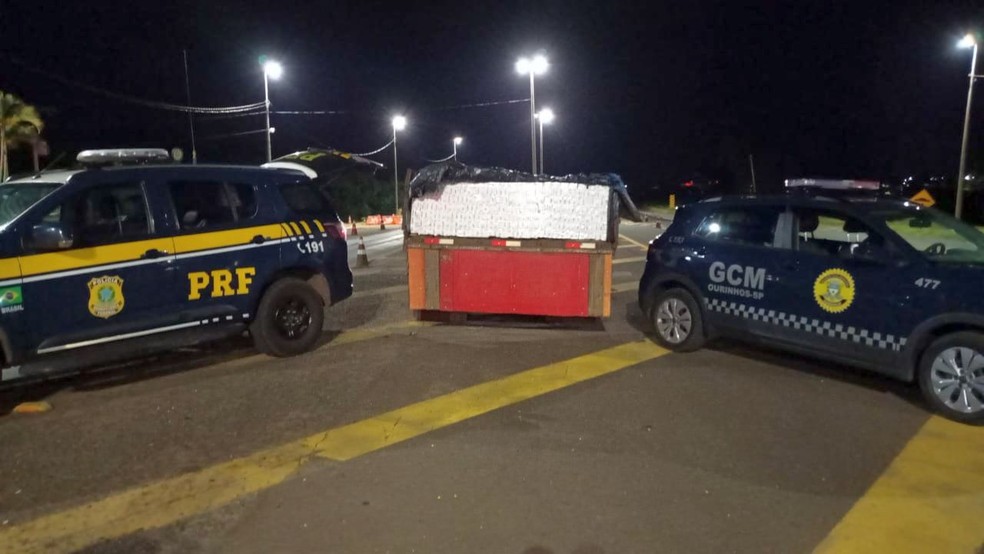 PRF apreende mais de 34 mil maços de cigarros contrabandeados na SP-153 — Foto: Divulgação/PRF