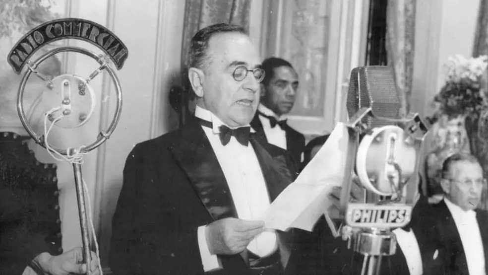 Horário de verão foi instituído no Brasil em 1931 no governo Getúlio Vargas — Foto: Getty Images via BBC