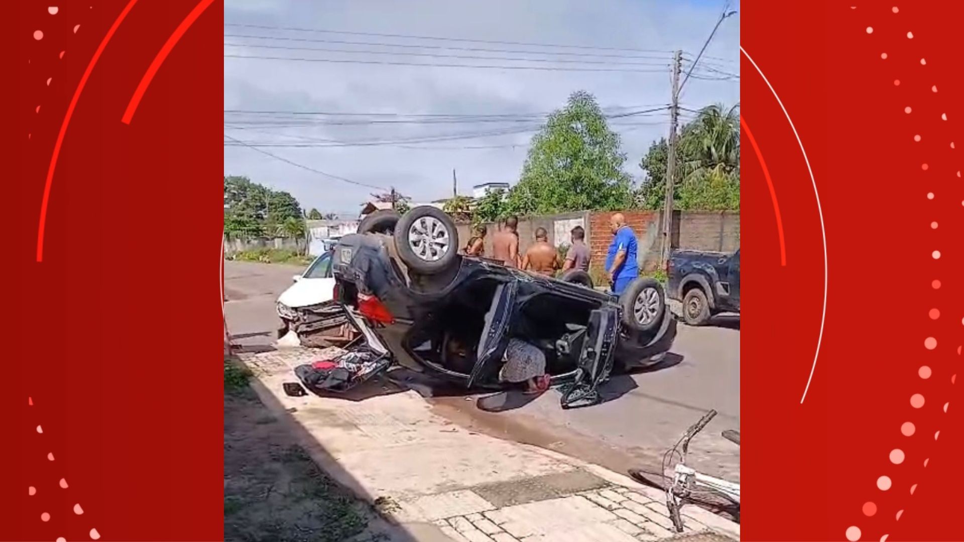VÍDEO: carro capota e deixa três pessoas feridas em Macapá