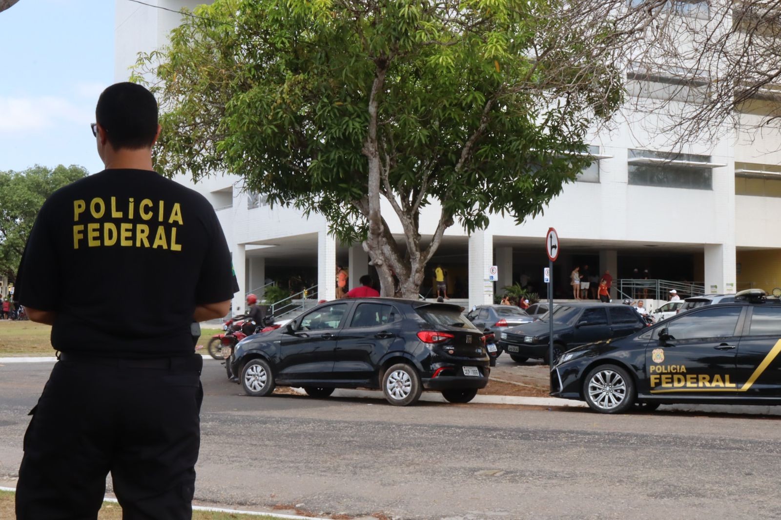 Gasolina, dinheiro e 'santinhos' são apreendidos em operação da PF contra compra de votos em municípios no PA