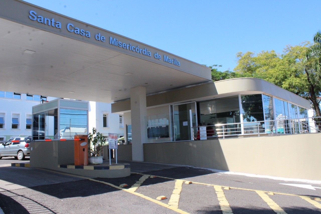 Adolescente em surto agride família e deixa pai idoso na UTI em Marília