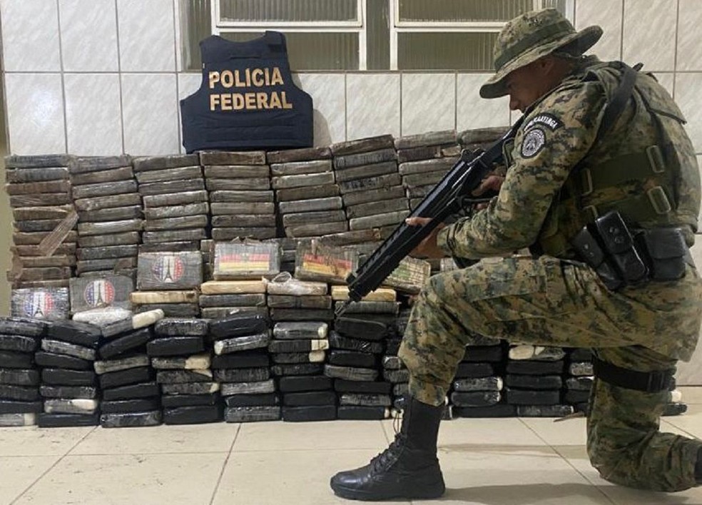 Polícia encontra 437 kg de cocaína em Petrolina; sete pessos foram presas — Foto: Polícia Federal / Divulgação