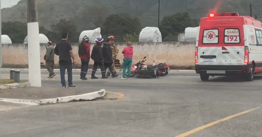 Acidente entre motos deixa dois feridos em Barra Mansa