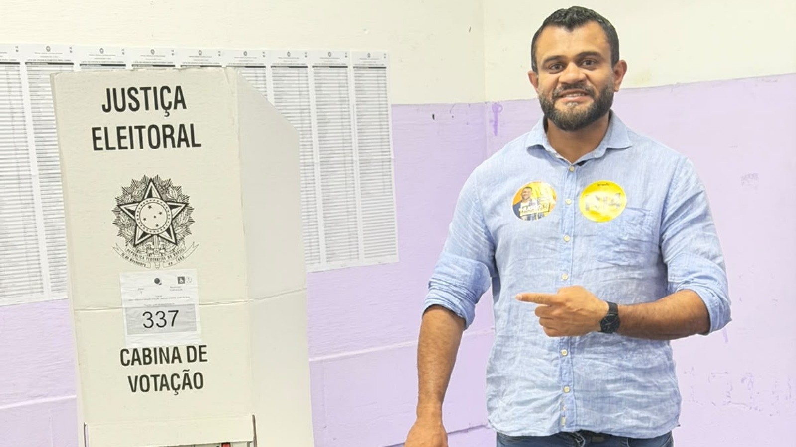 Delegado Huggo (Missão) vota em Fortaleza