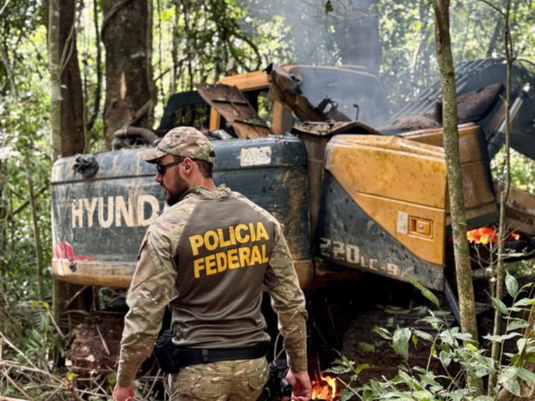 Quatro acampamentos de garimpo ilegal entre RO e MT são destruídos pela PF