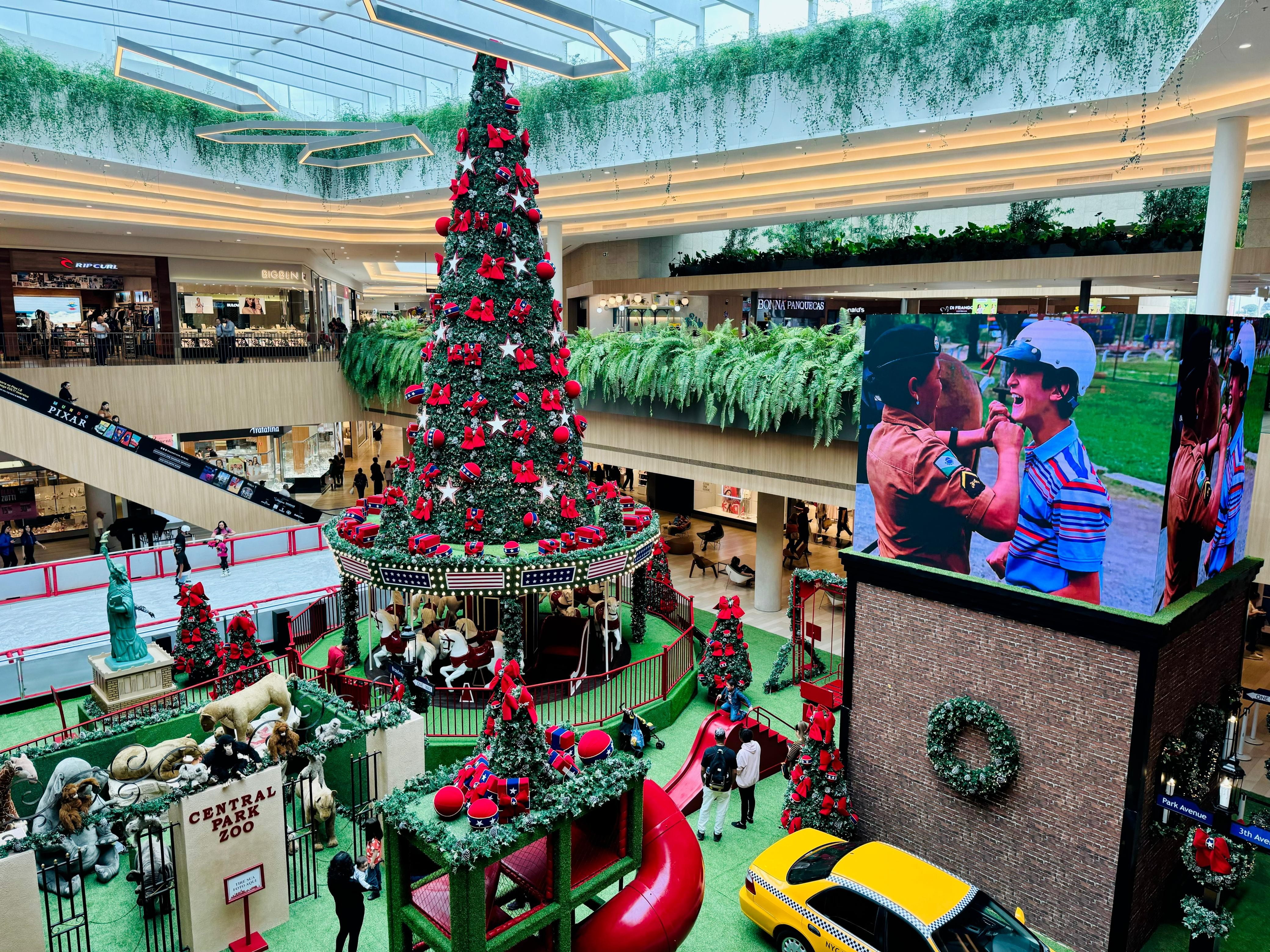 
Jockey Plaza Shopping recebe crianças com TEA no Natal de Nova Iorque