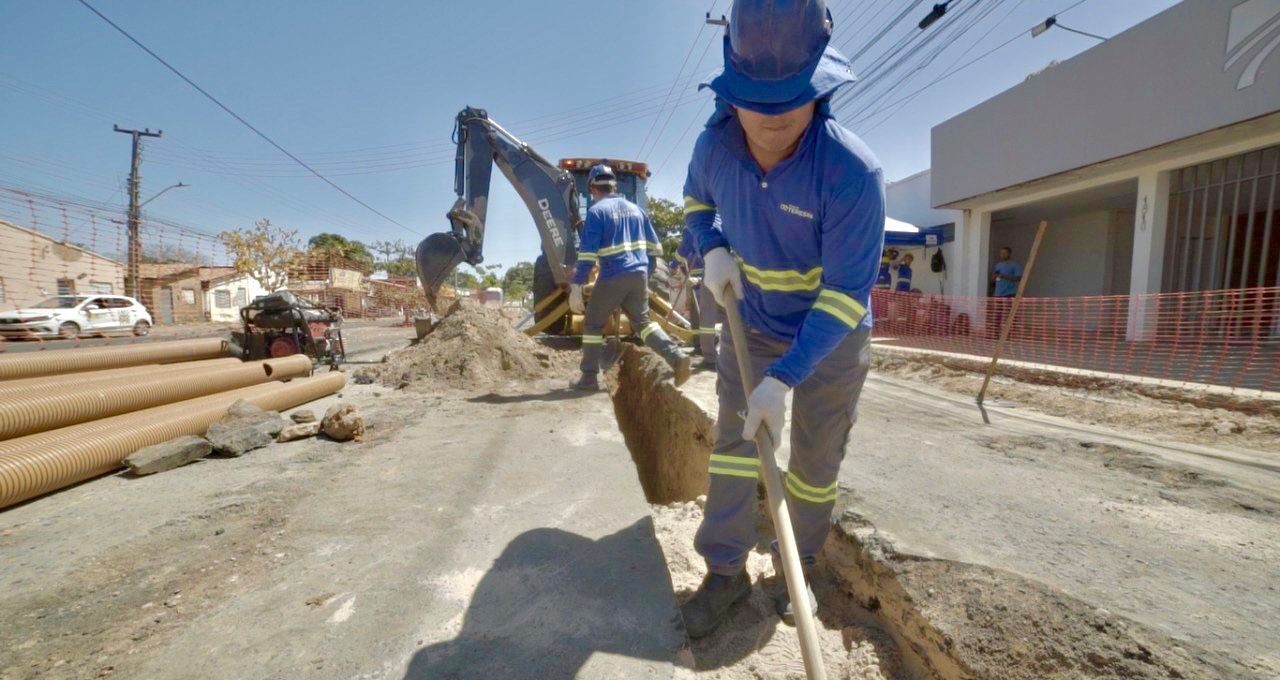 Avenidas e ruas de quatro bairros de Teresina ficam interditadas para obras da rede de esgoto; veja trechos 