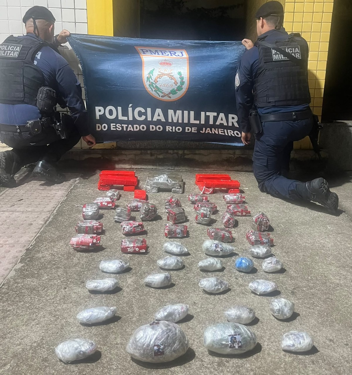 Passageira é presa com 14 kg de maconha dentro de ônibus em Sapucaia