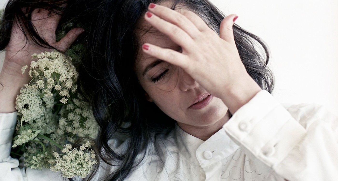 tie Tiê lança quinto álbum solo de estúdio após registro de show e projeto em duo