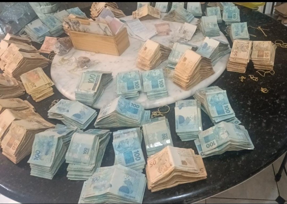Operação apreendeu dinheiro e bloqueou bens em agosto de 2023 — Foto: MPMG