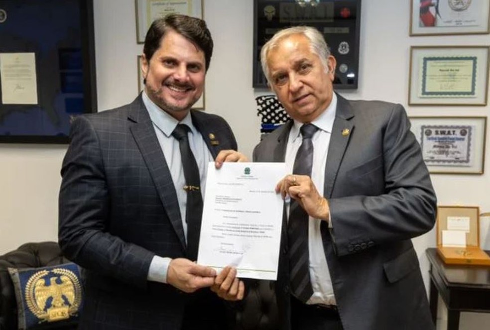 Senadores Marcos do Val e Izalci durante tentativa de filiação do capixaba ao PSDB — Foto: Divulgação/Marcos do Val