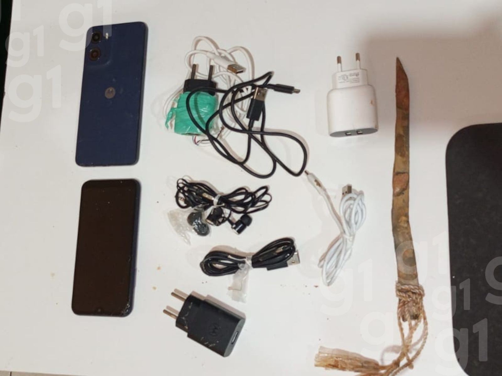 Policia apreende sete celulares durante operação em presídios no interior do Acre