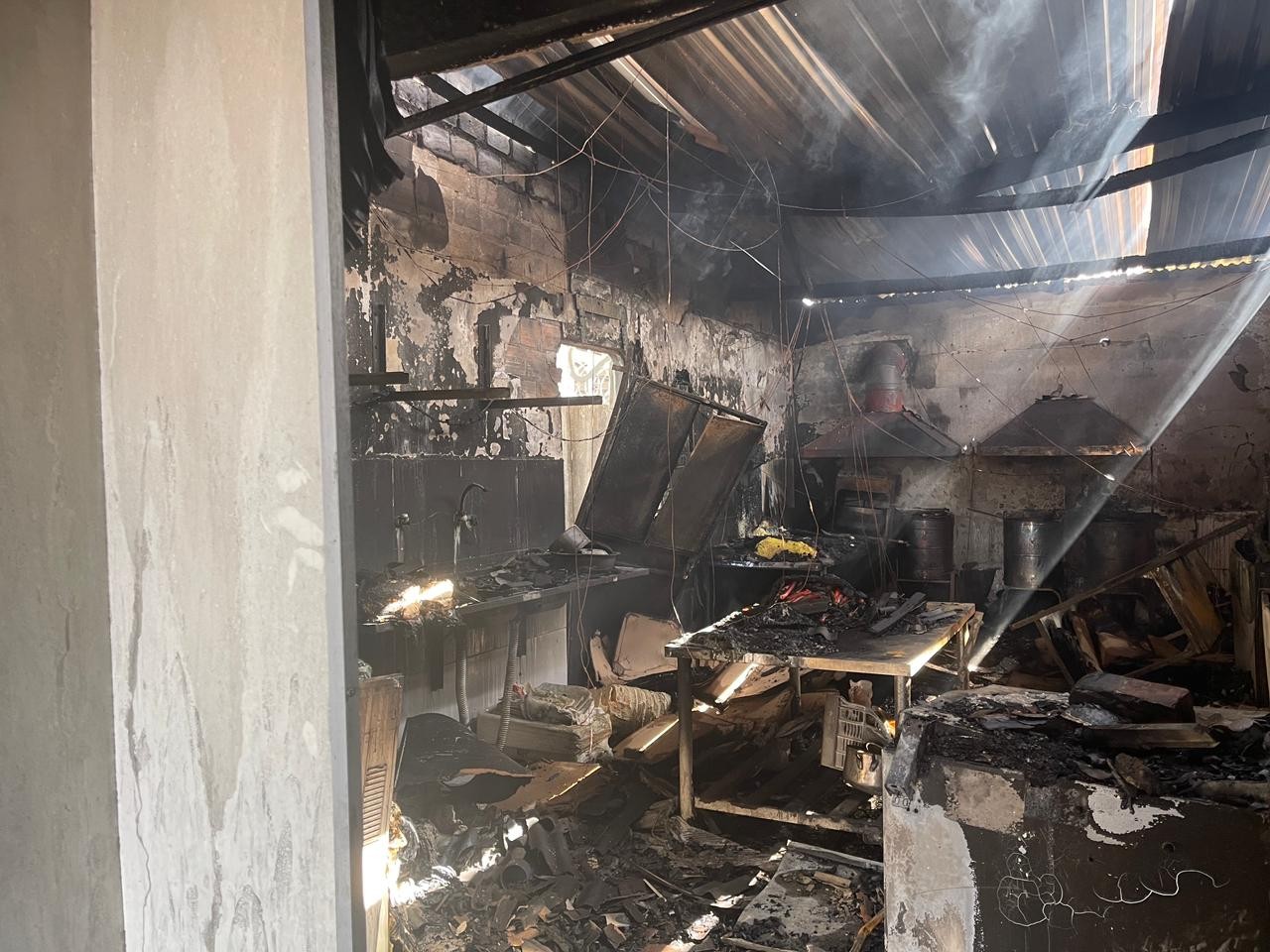 Incêndio atinge dois estabelecimentos em Boa Vista