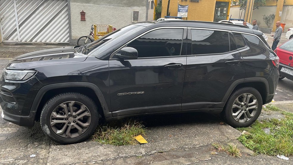 Carro usado pela parlamentar e que foi recuperado — Foto: g1