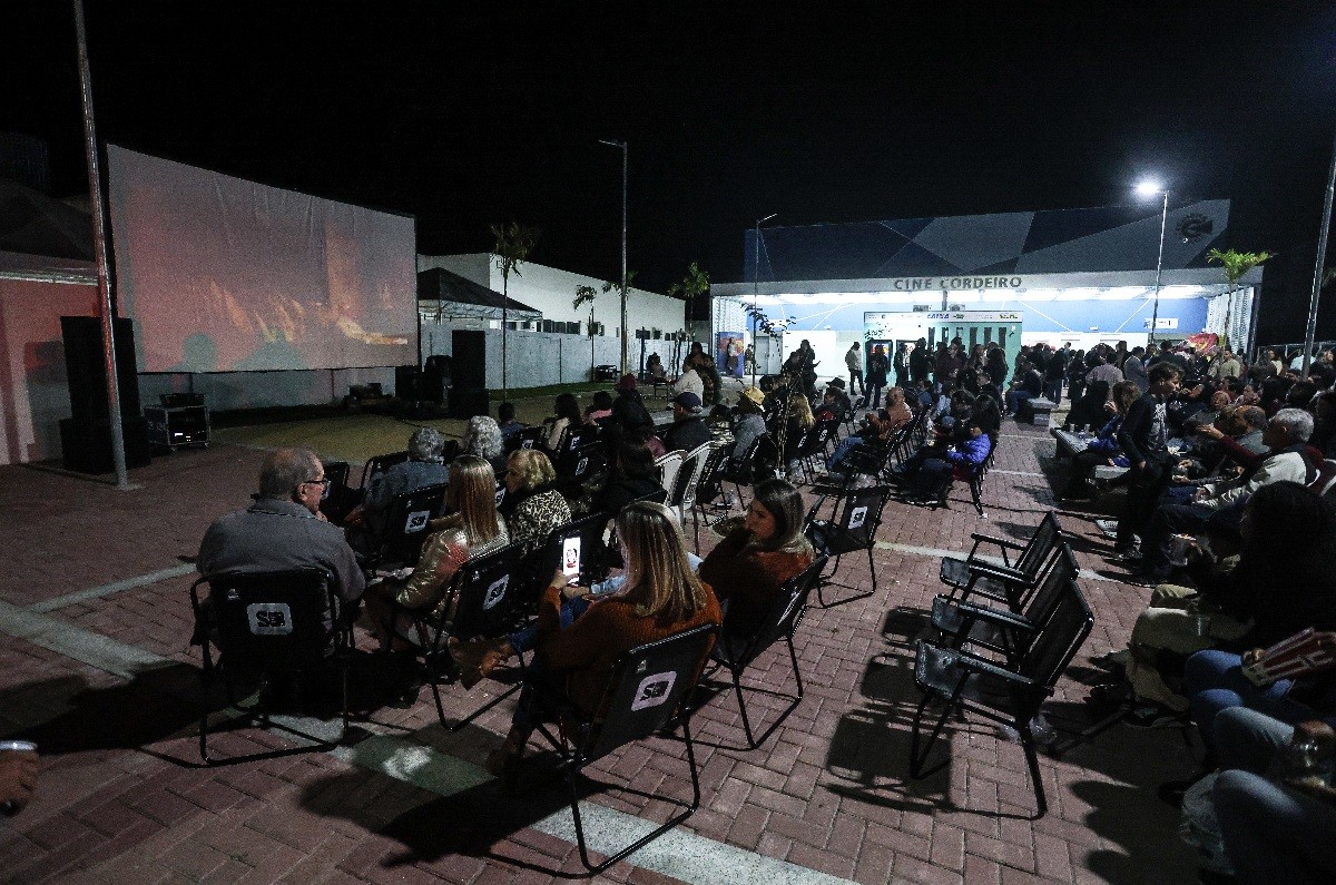 Cordeiro volta a ter cinema após mais de 40 anos sem salas de exibição