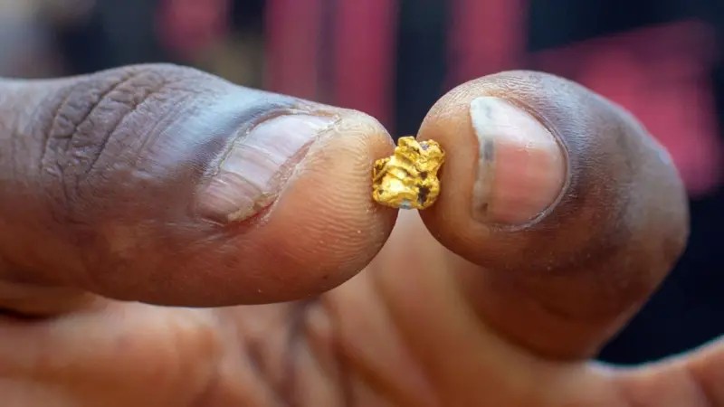 Como o 'ouro de sangue' está alimentando conflitos na África