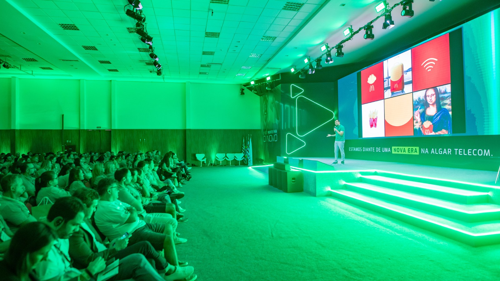 Eventos corporativos presenciais são estratégicos para engajar clientes e equipes