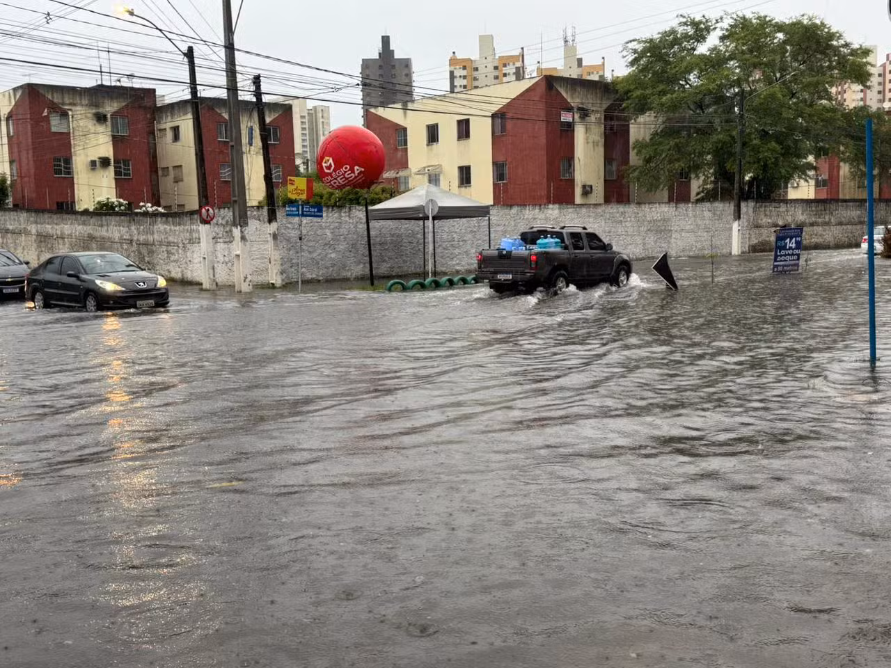 Chuva causa alagamentos e deixa avenidas de Parnamirim intransitáveis; veja pontos