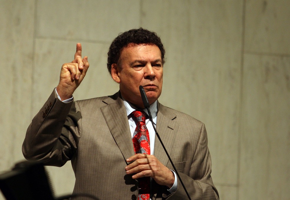 O então deputado estadual Campos Machado (PTB) discursa no plenário na Alesp em agosto de 2011 — Foto: JF Diorio/Estadão Conteúdo