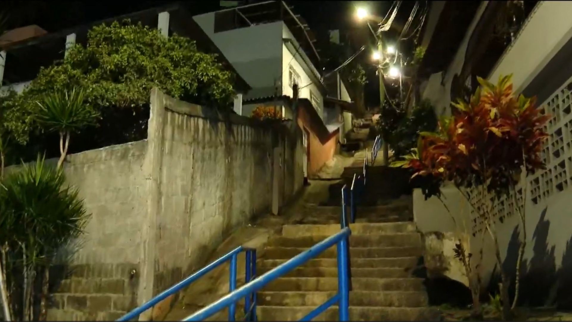 Homem em situação de rua é morto e outro é agredido a pauladas e pedradas em Vila Velha