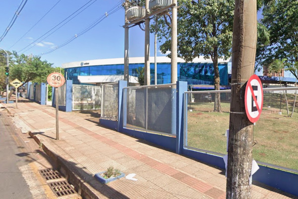 Criminosos furtam fios, e aulas são suspensas em universidade particular de Campo Grande