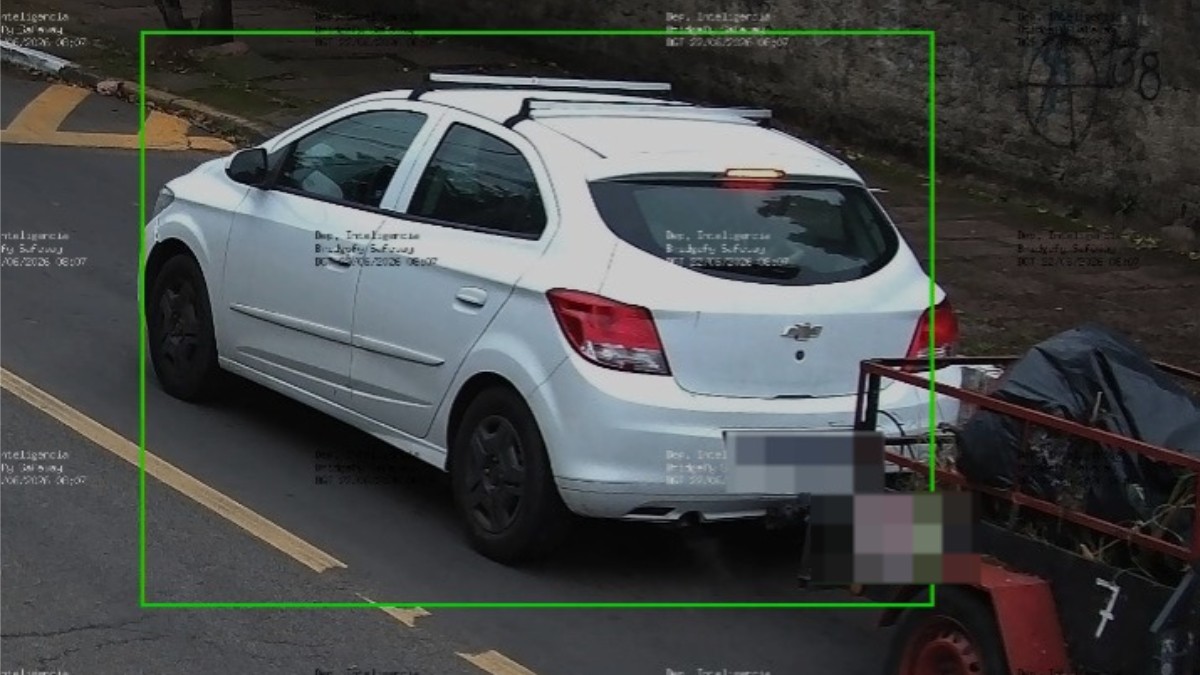 Homem é multado em R$ 9,5 mil após ser filmado jogando lixo na rua em Novo Hamburgo