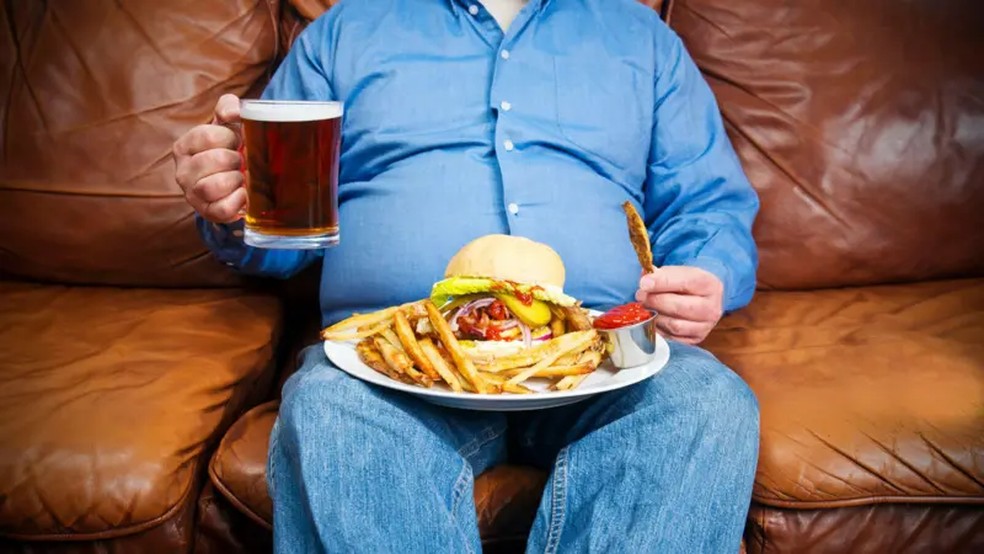 Existem pessoas com excesso de peso que são incapazes de controlar a quantidade de comida — Foto: GETTY IMAGES via BBC