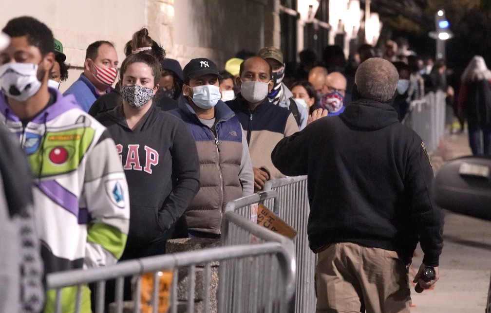 Aglomeracoes filas e mascaras veja imagens da Black Friday pelo mundo Economia G1