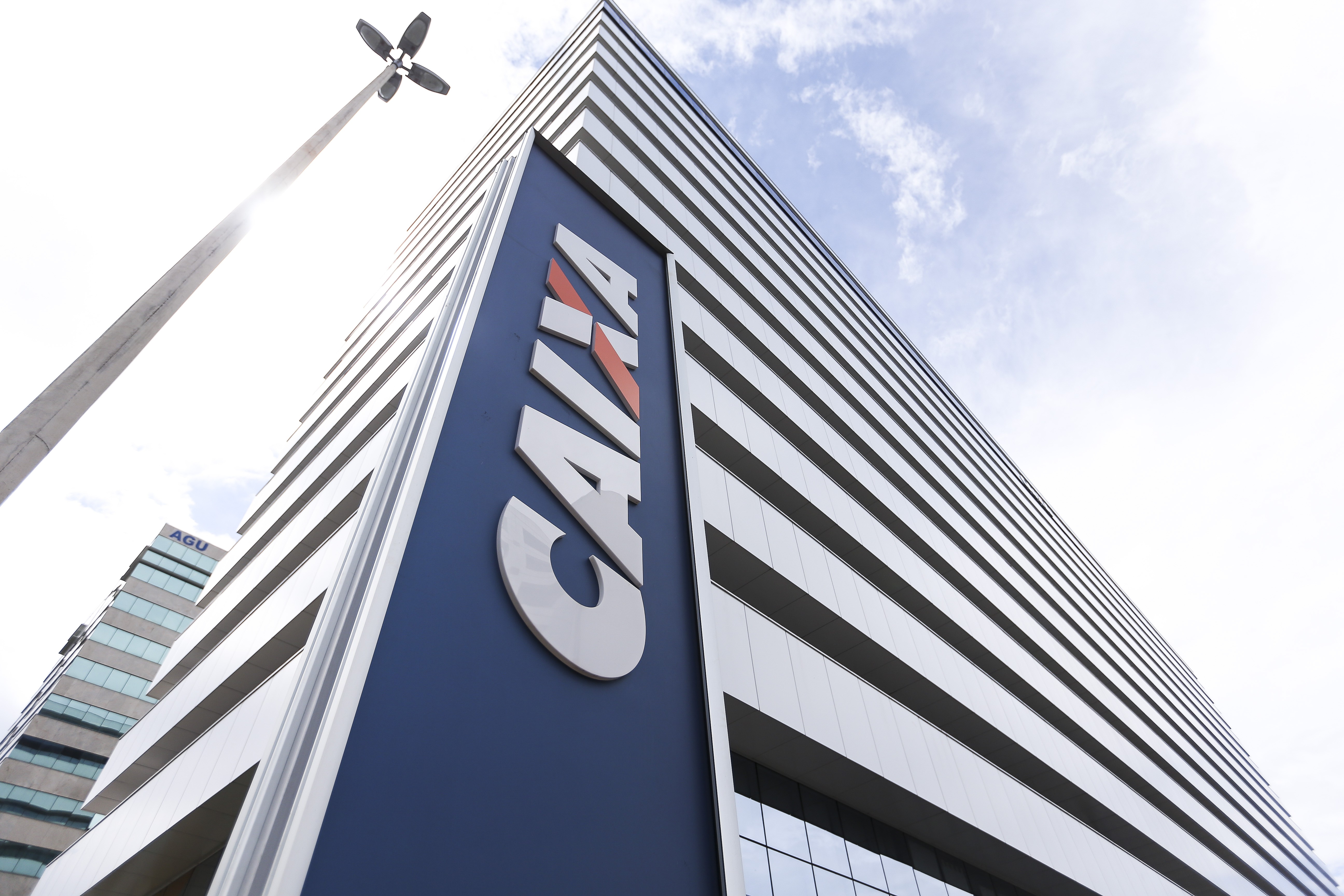 Funcionário da Caixa alugou imóvel e repassou rotina da agência para criminosos em RO, diz PF